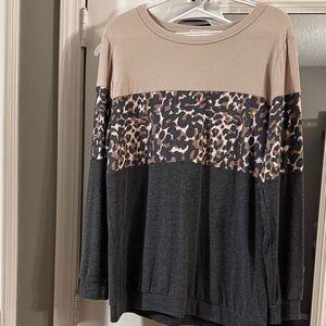 Leopard Colorblock Pullover Sweatshirt in Beige & Charcoal